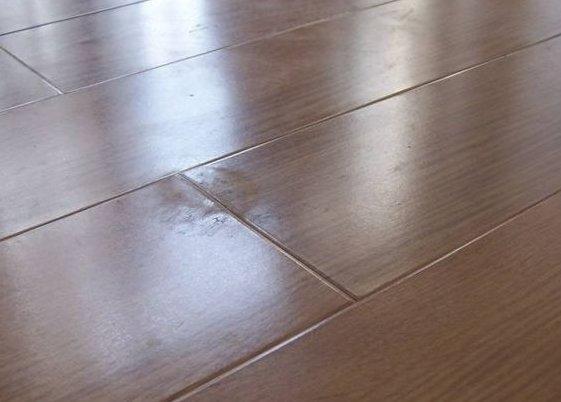 木地板翘起来怎么处理(木地板翘起来怎么处理小妙招图解)