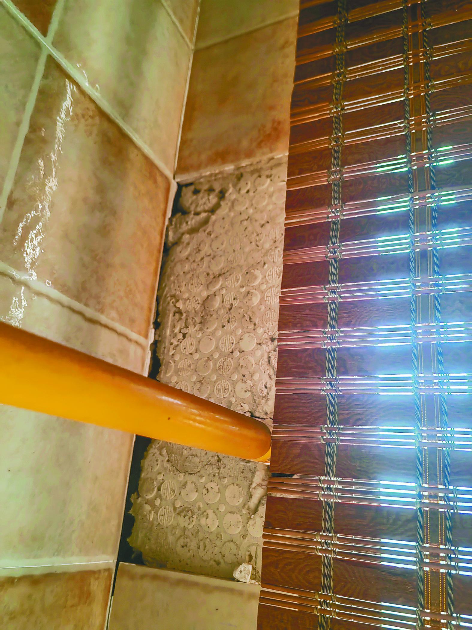 墙砖脱落最简单的修补方法图片大全(墙砖脱落最简单的修补方法图片大全视频)